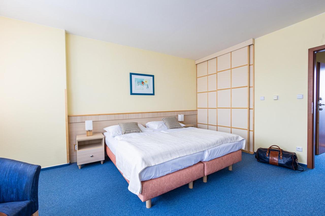 Hotel Petrovy Kameny Karlova Studánka المظهر الخارجي الصورة